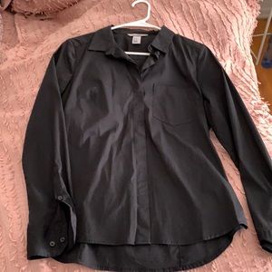 Black button-down fitted shirt from H&M